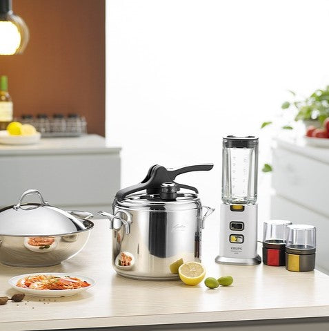 Kitchen & Dining