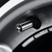 أغطية صمامات عجلات وإطارات السيارة